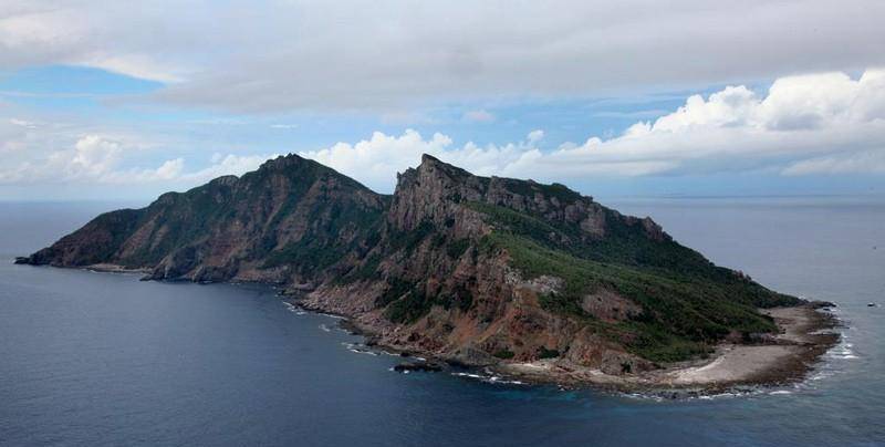 10年,海军非法入侵我国钓鱼岛,中国渔民怒撞军舰,结局怎样?