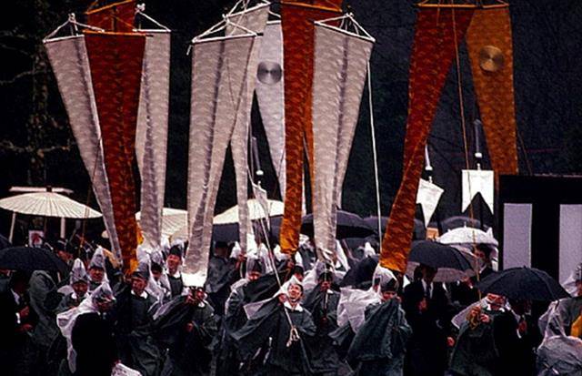 裕仁天皇葬礼当天下午,首相竹下登会见钱其琛:试图模糊天皇罪责