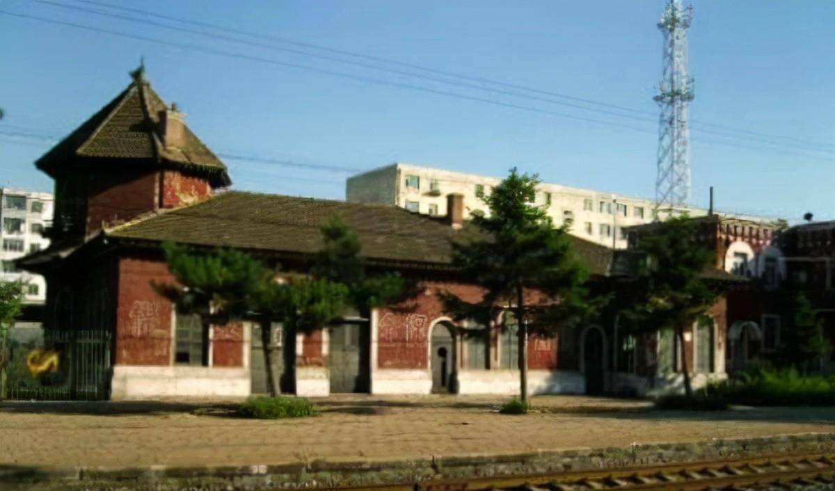 吉林市通往梅河口的铁路上,许多漂亮的火车站站舍已经成为回忆