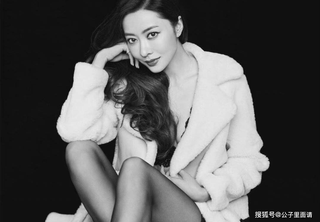 熊黛林的早期写真,郭天王的鞋果然好软好大好白