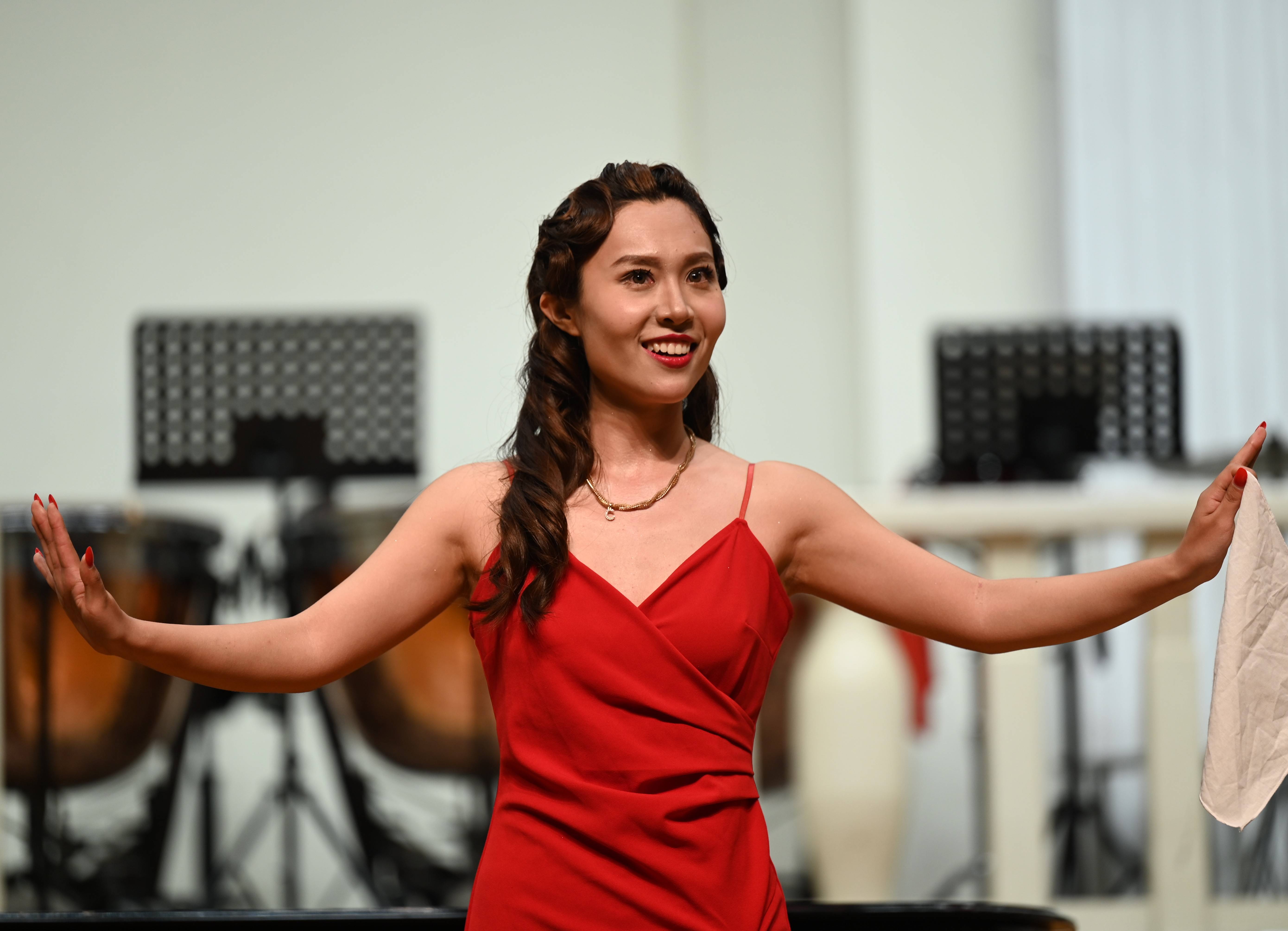 旅美女中音王晨鑫:跨越太平洋的咏叹 中外经典歌剧 同台缤纷演绎