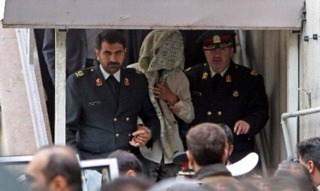 最高领袖哈梅内伊在位30年,伊朗为何沦落至此呢?原因只有五个字