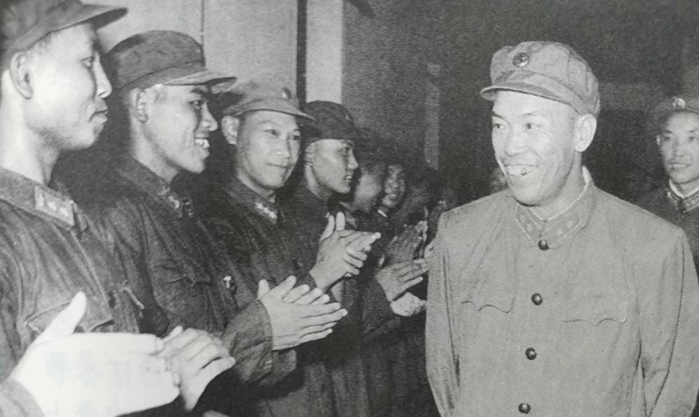 后来,作家魏巍深情地称这群志愿军战士为"最可爱的人".