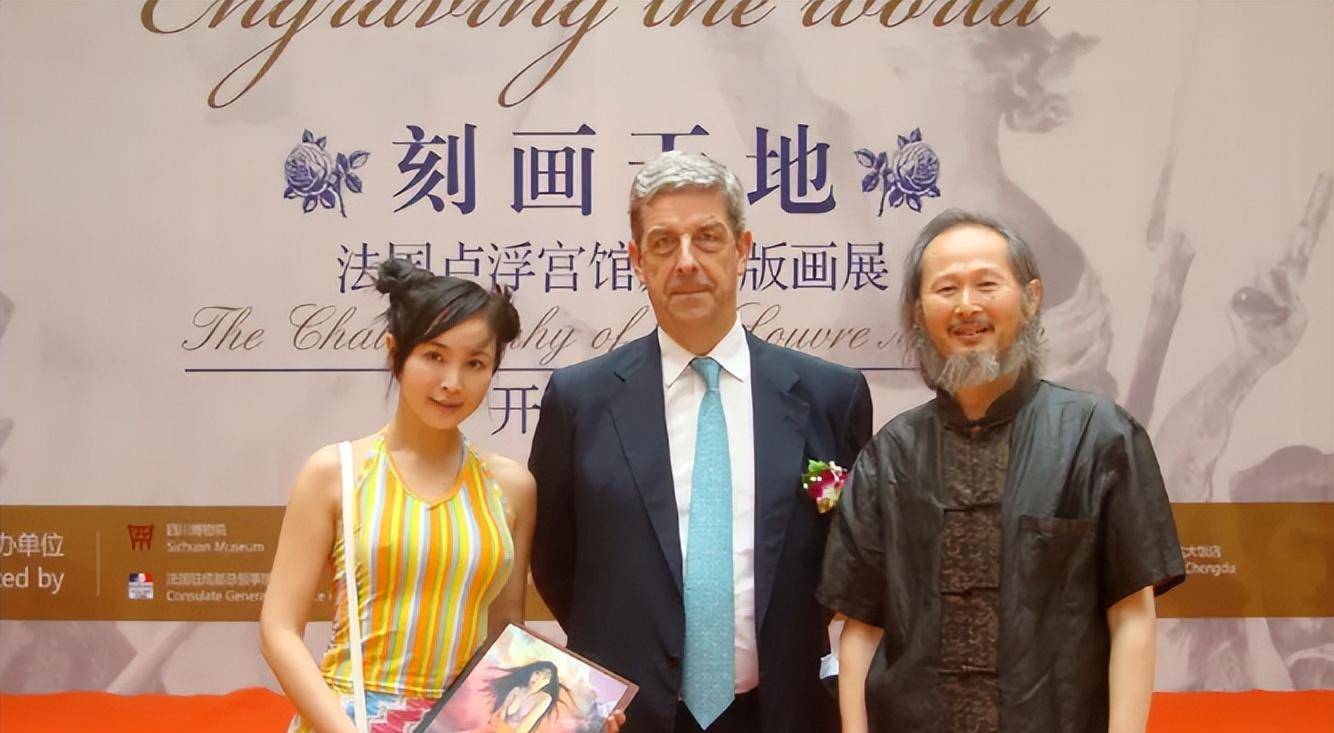 男画家让女儿当人体模特,要求6年不能谈恋爱,女儿:我是自愿的