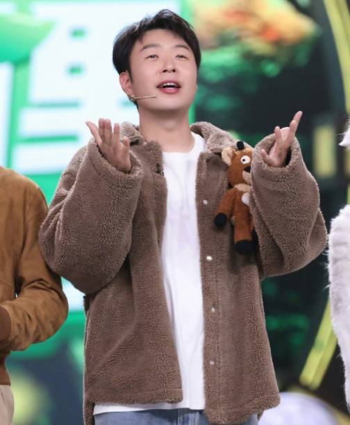 杜海涛又又又瘦上热搜,与沈梦辰更有夫妻相了