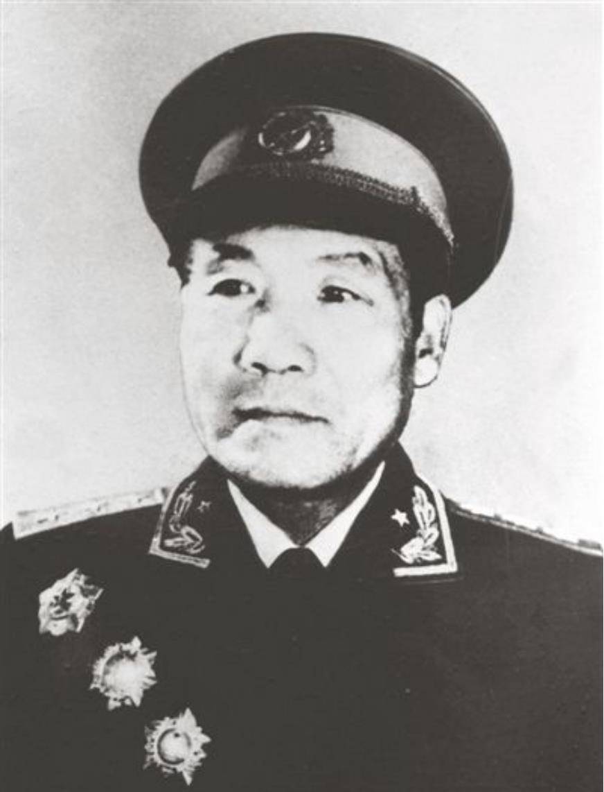 1949年,农民李如龙家来了位军人,才知道离家多年的父亲成了司令员