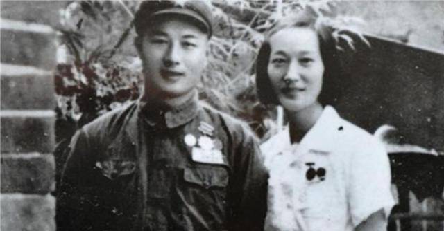 李秀英此时已经怀着的二胎,原本并不富裕的家庭,因为相亲相爱的夫妻俩