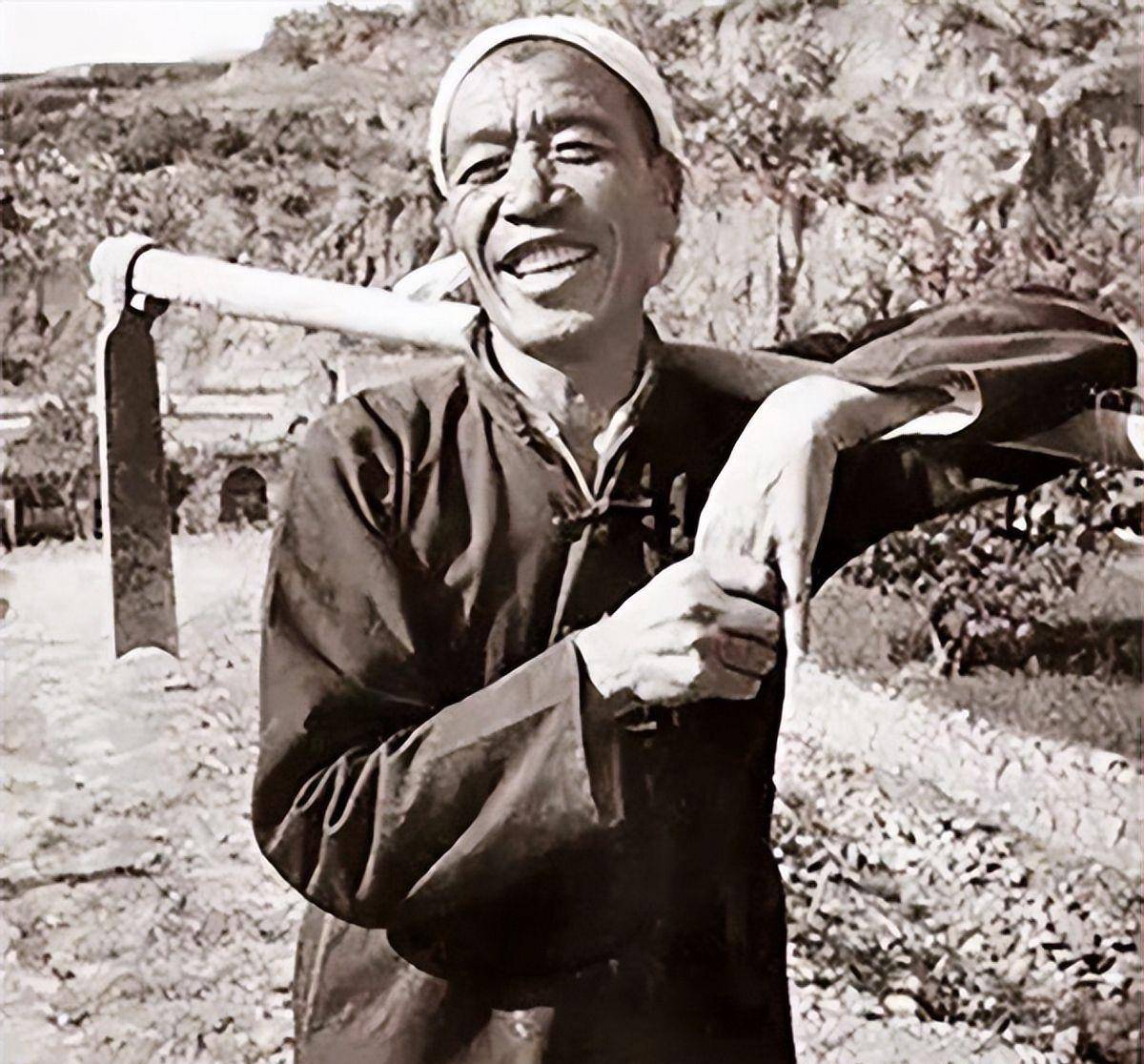 2018年陈永贵遗孀宋玉林葬礼:郭凤莲致辞气氛悲痛,现场人山人海_大寨