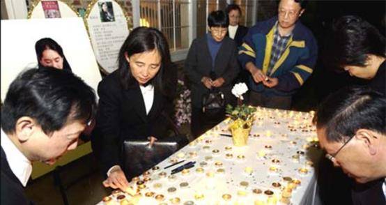 美国华裔作家张纯如葬礼:曾为30万冤魂奔命,父母白发人送黑发人