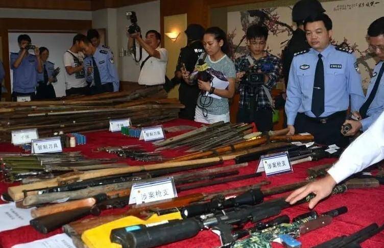 中国为什么要严令禁枪?从全民持枪到全国禁枪,枪支管控的那些事