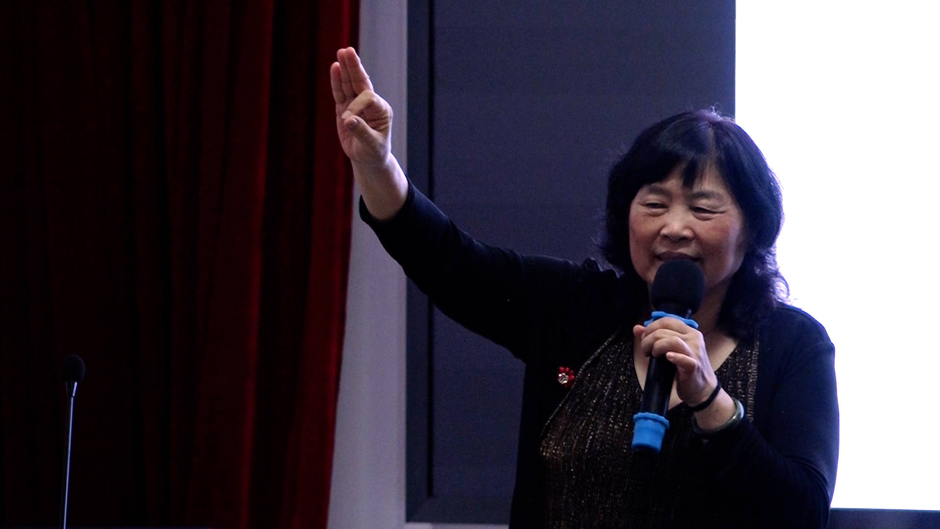 宣传网》广西普法宣传站副主任,南宁市心理咨询师协会会长刘玉萍为广