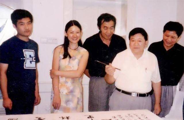 齐慧娟落款"白石孙女"遭群嘲:画技不高,比不上爷爷的画技