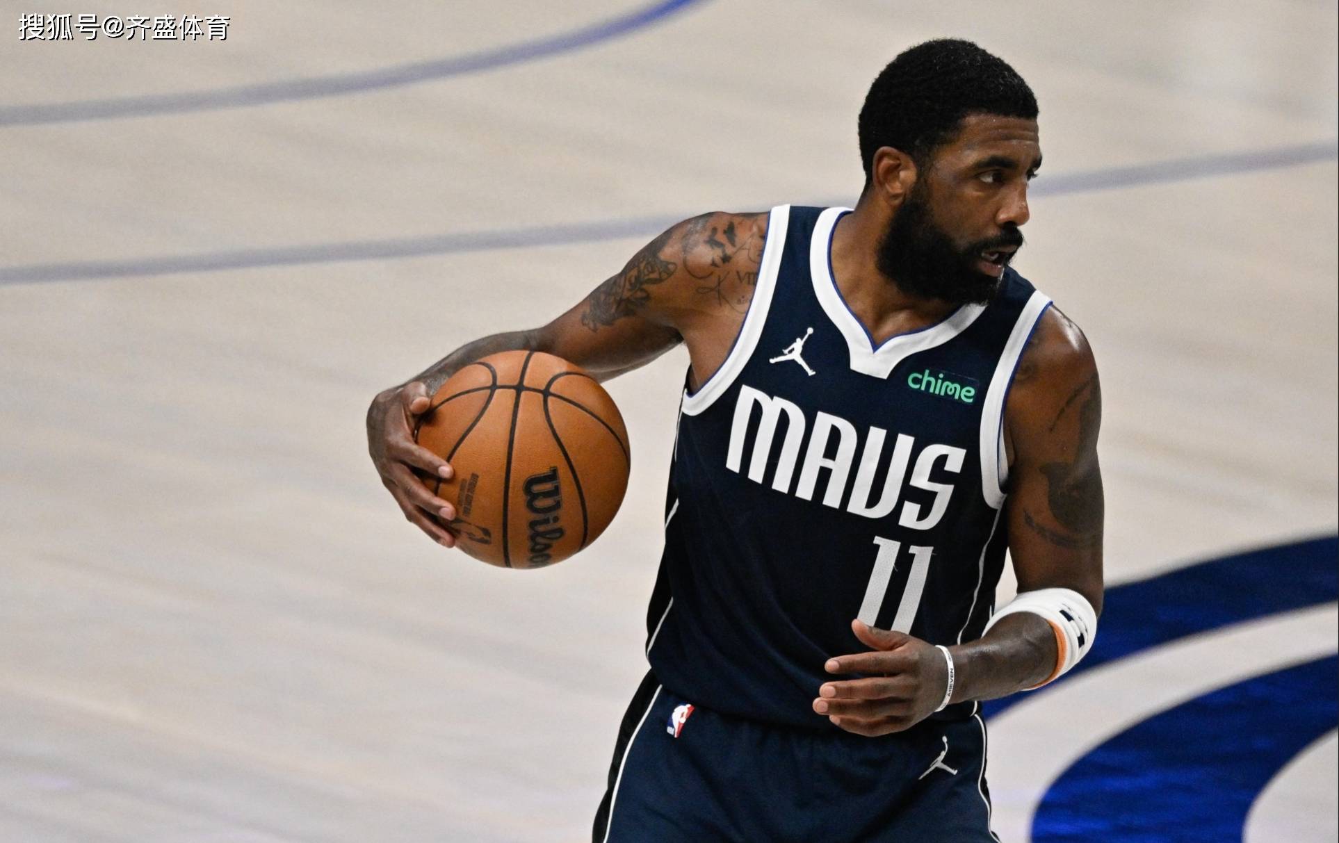 齐盛直播:欧文系列赛中最佳一场火力全开独取35分难扳回,独行侠0-3陷