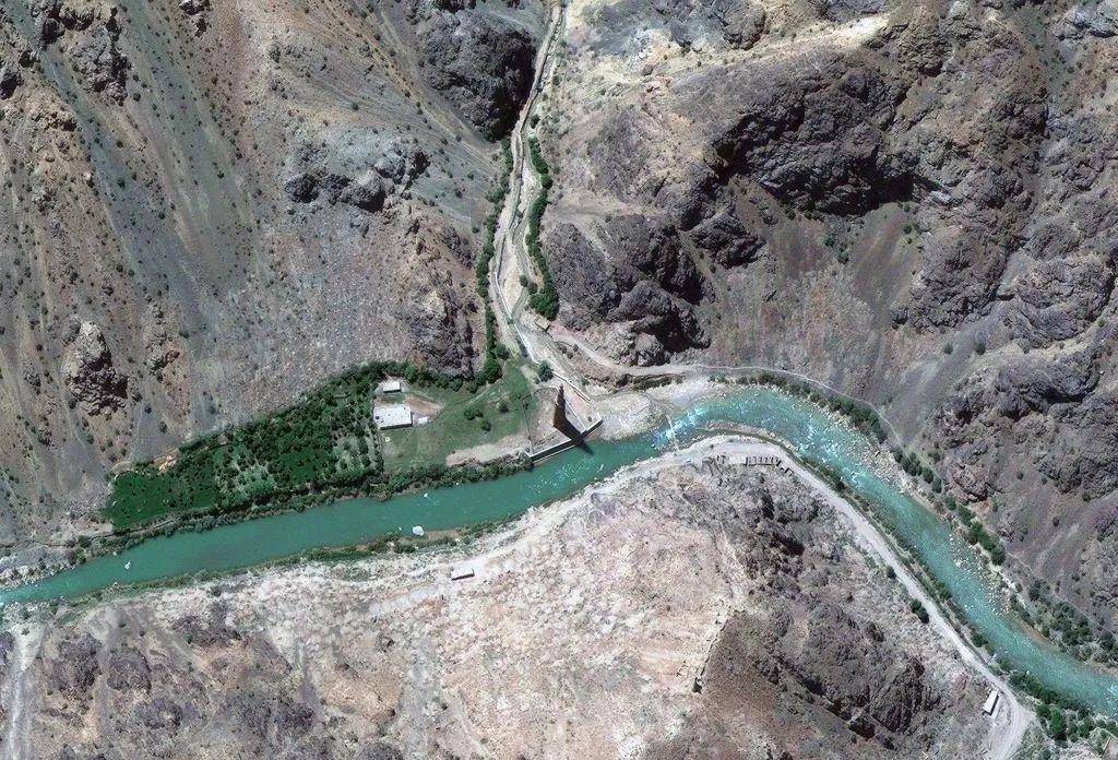 兄弟不同命,阿富汗印度双塔记