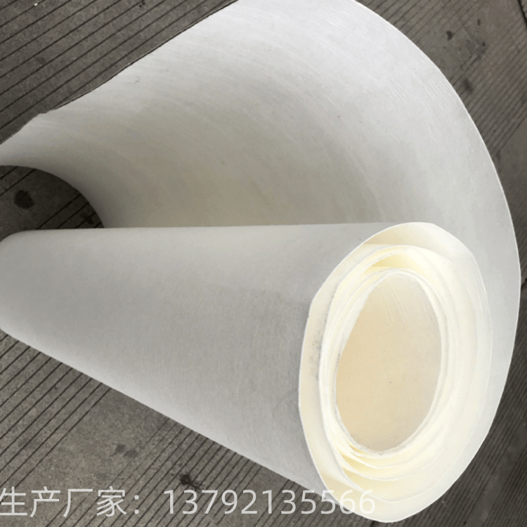 自粘式聚酯玻纤布是一种高性能的复合土工合成材料,其独特的性能和