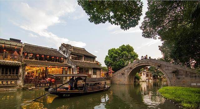 萧遥:镇长下乡记-社会中的戾气与福利社会的弊端