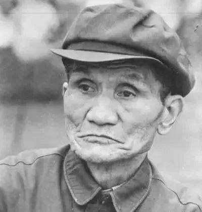 《红岩》疯老头华子良的原型,装傻14年终越狱,归家时妻子竟不识