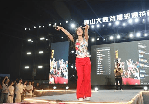 唐艺,郭有才激情献唱 莽山大峡谷漂流开启烟花音乐盛宴