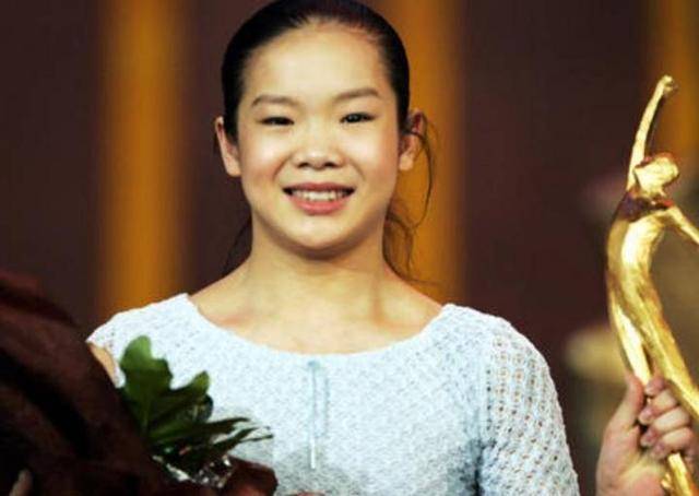 体操女皇程菲:17岁一跳封神,25岁因伤退役,如今怎么样了?