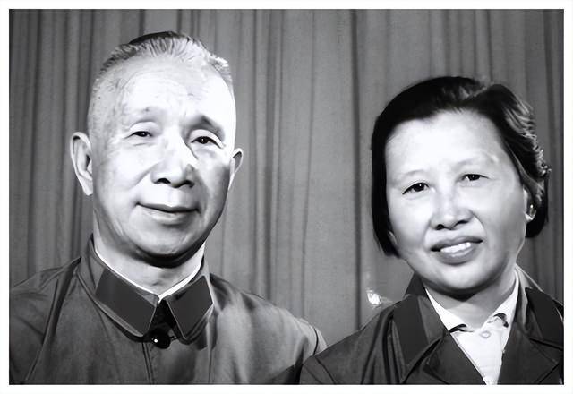 1984年粟裕去世,夫人楚青清理遗物发现封电报,曝光华野一个秘密