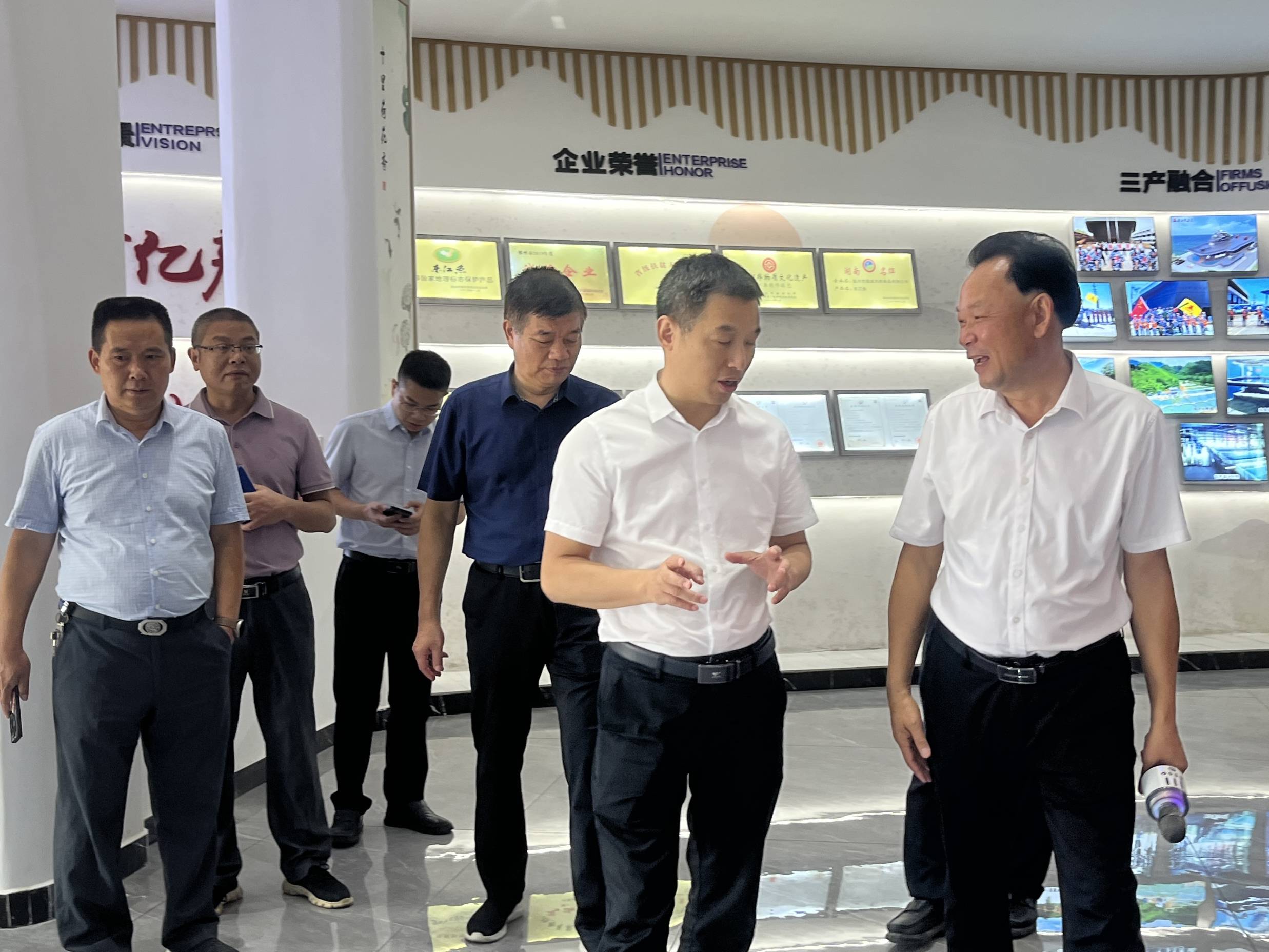 副市长杨平调研东江鱼集团,助推高质量发展