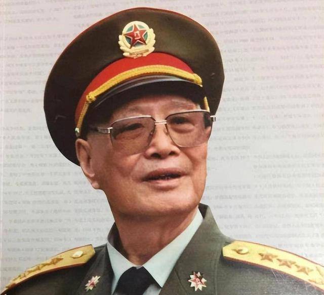 张震被免去副总长,中央委员,本要退居二线,没想到又被重用多年_将军