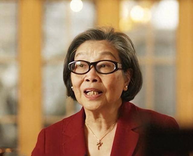 在外漂泊半生,71岁回上海老宅,发现门匾中有惊喜_杜美如_姚玉兰_女儿