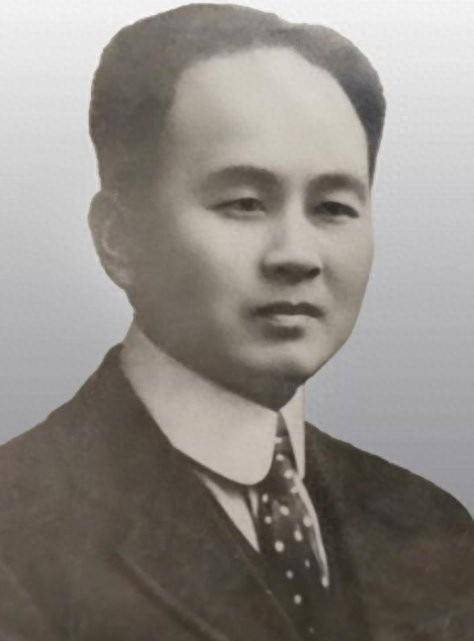 杨昌济先是去找徐特立,又去找方维夏,王季范,袁仲谦等人,随即召开会议