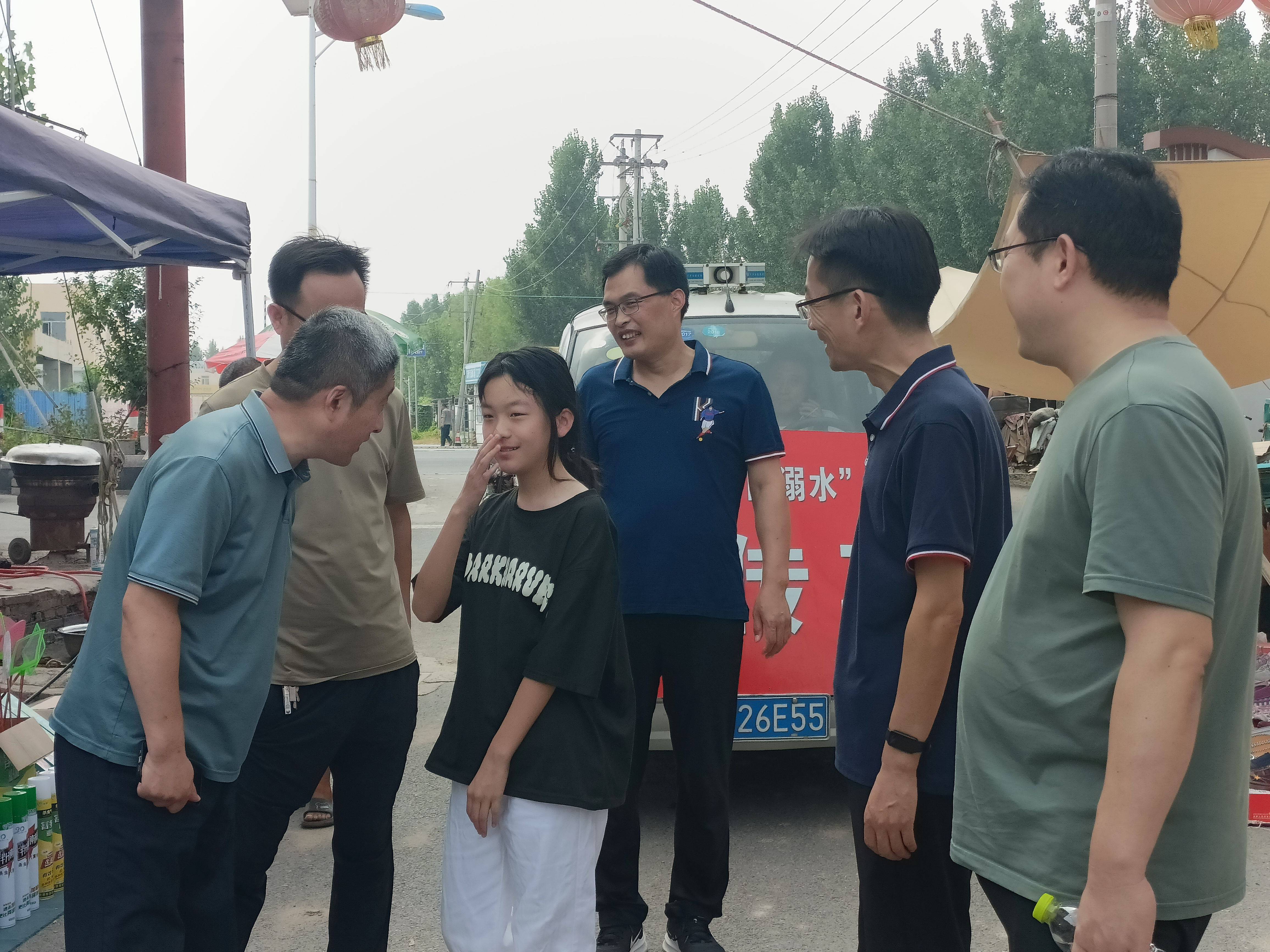 骄阳似火 青春如歌——高青县第三中学防溺水知识赶大集进社区