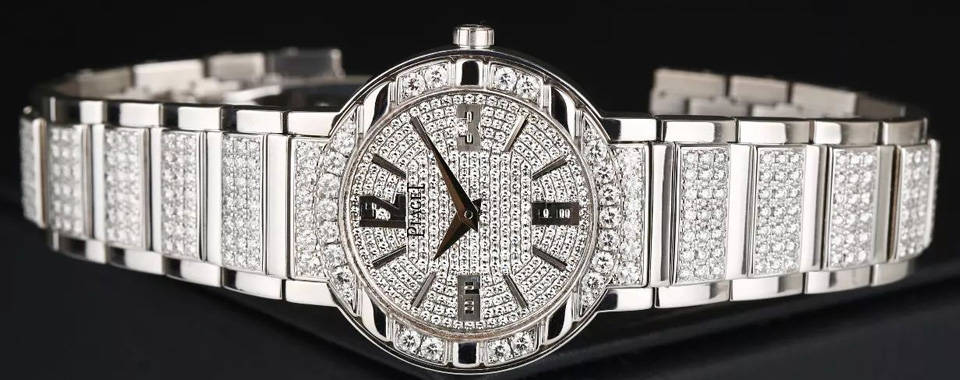 处理伯爵手表不慎浸水的应对措施