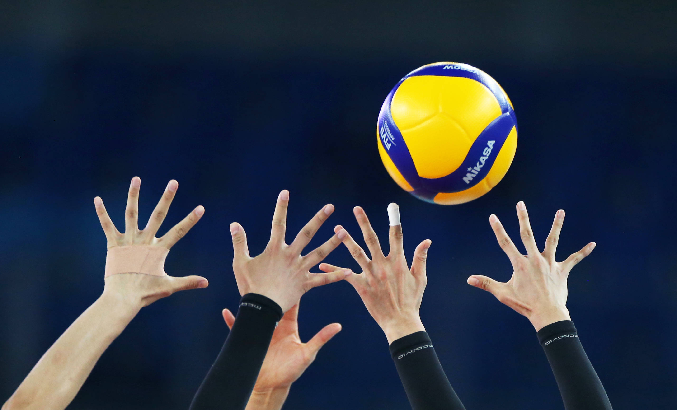 排球,作为一项集力量,技巧,团队协作与策略于一体的体育运动,自诞生