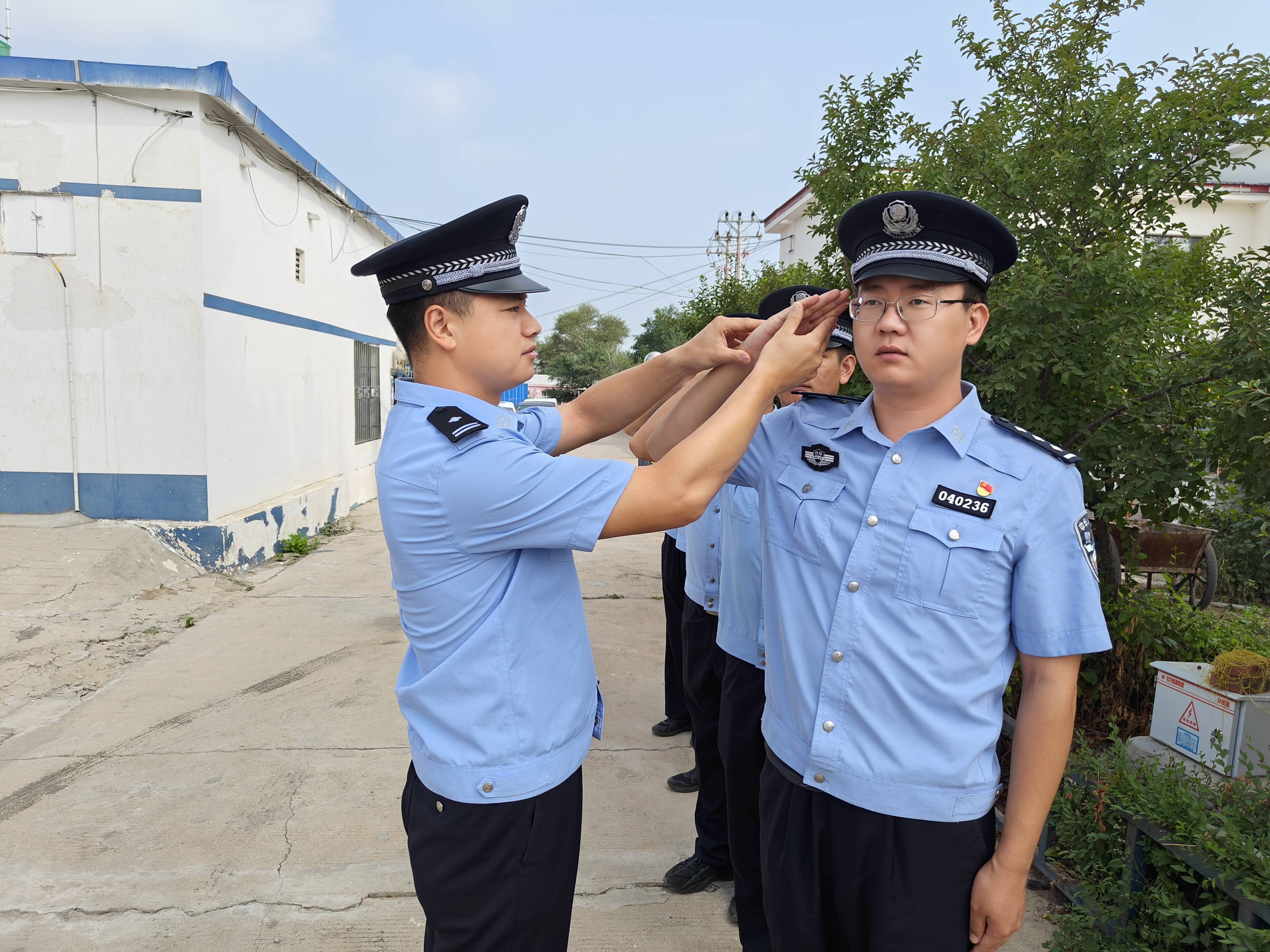 林东车站派出所开展"练体能,强技能,学细则"实战大练兵队列训练