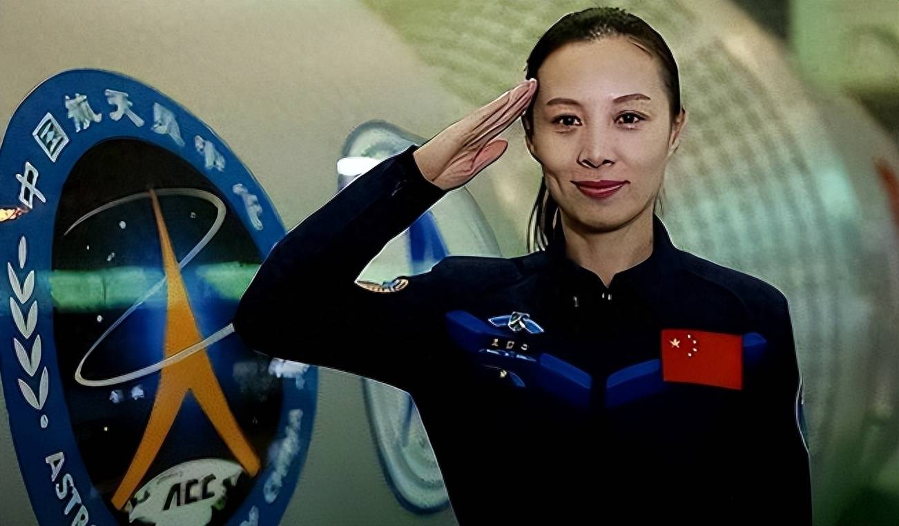 王亚平顿时觉得自己也可以像杨利伟那样,为中国探索太空贡献自己的