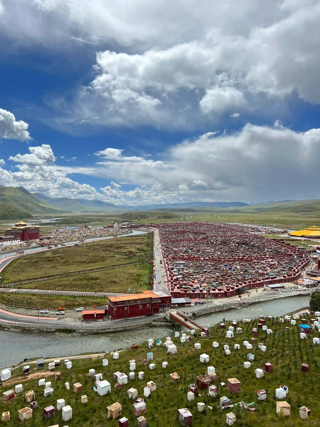 在川西有一处人少免门票的亚青寺女儿国_day_甘孜县_成都