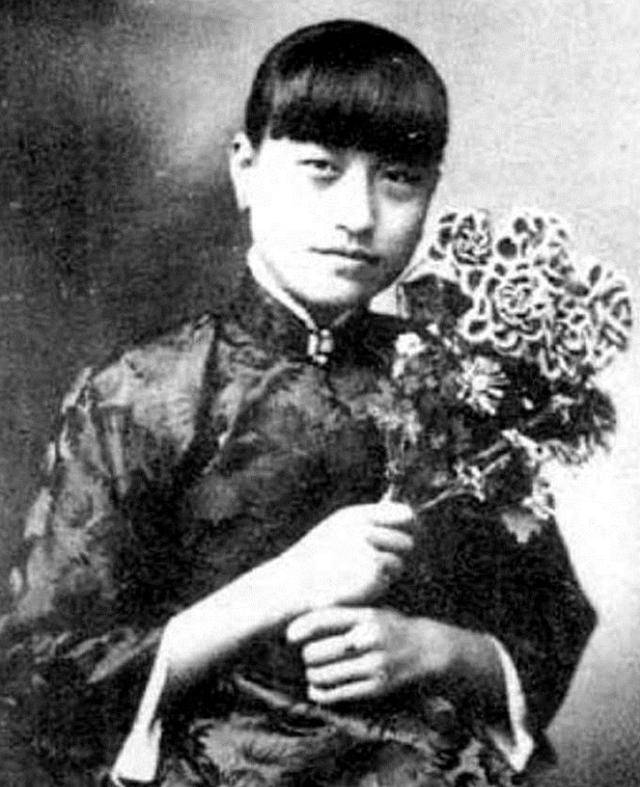 陈洁如:15岁嫁蒋介石,因蒋宋联姻被迫赴美,后硕士毕业终身未婚