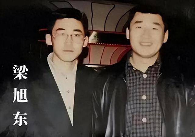 1998年长春黑老大惨死,百辆豪车街头撒钱送行,背后竟隐藏大秘密