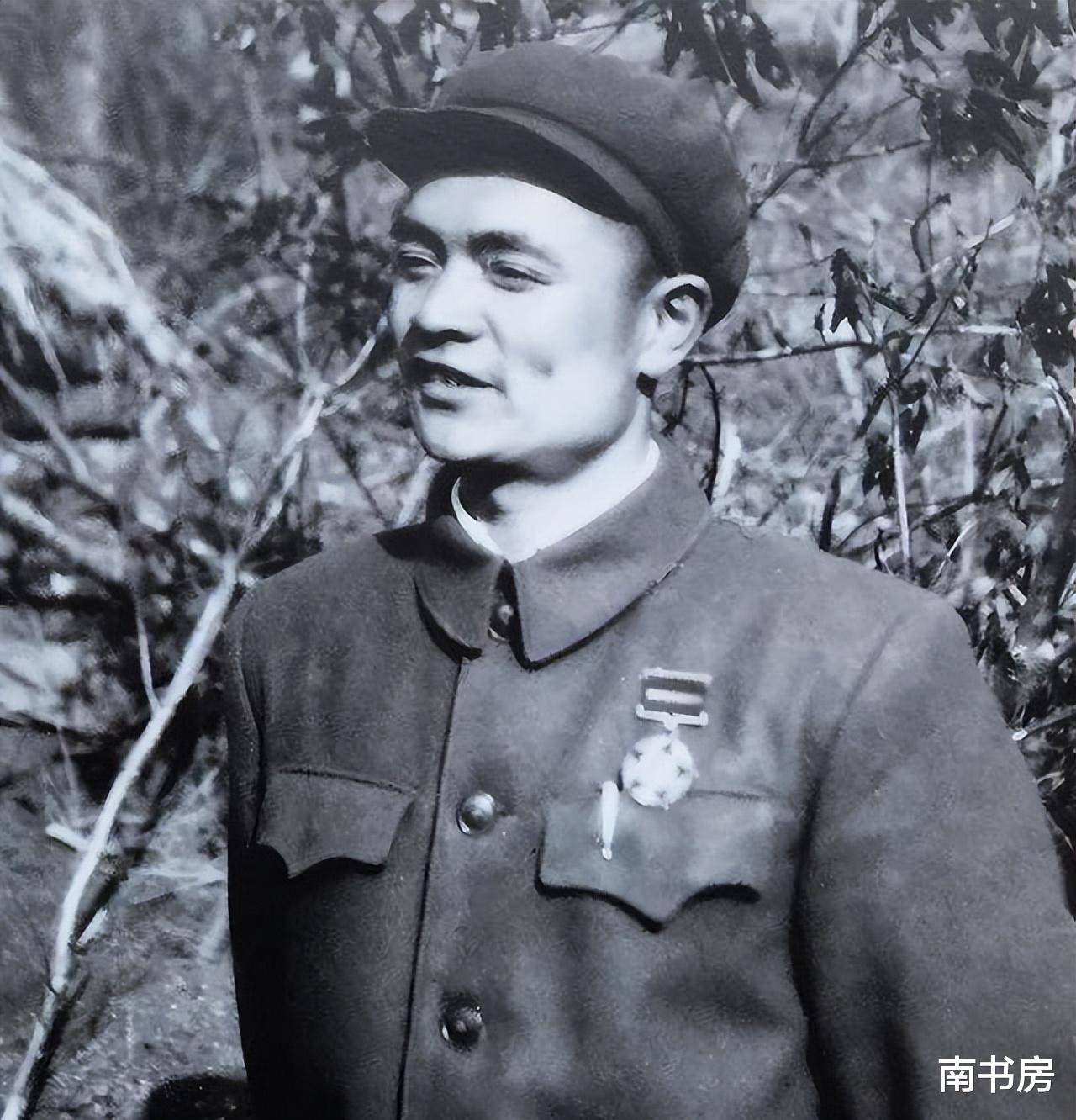 万海峰_队伍_军衔