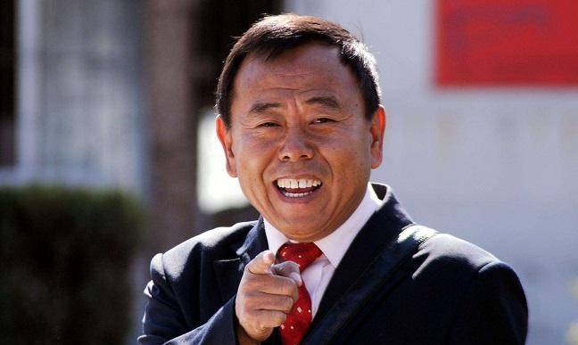 揭露潘长江不为人知的一面:女厕居住8年,走红后2次想抛弃发妻_杨云