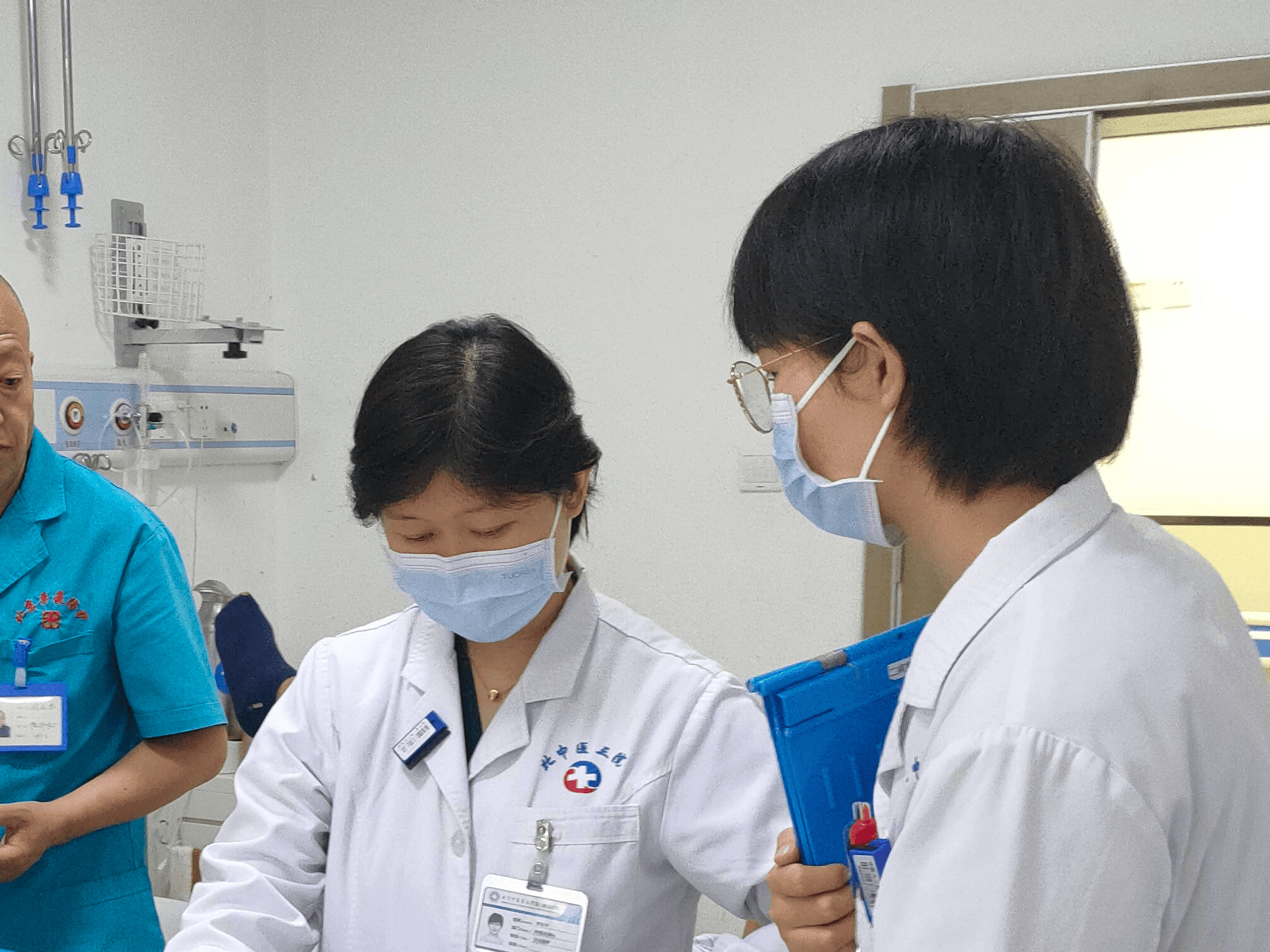 包含中日友好医院检查陪护加挂号慢病病情实时监测，及时调整方案的词条