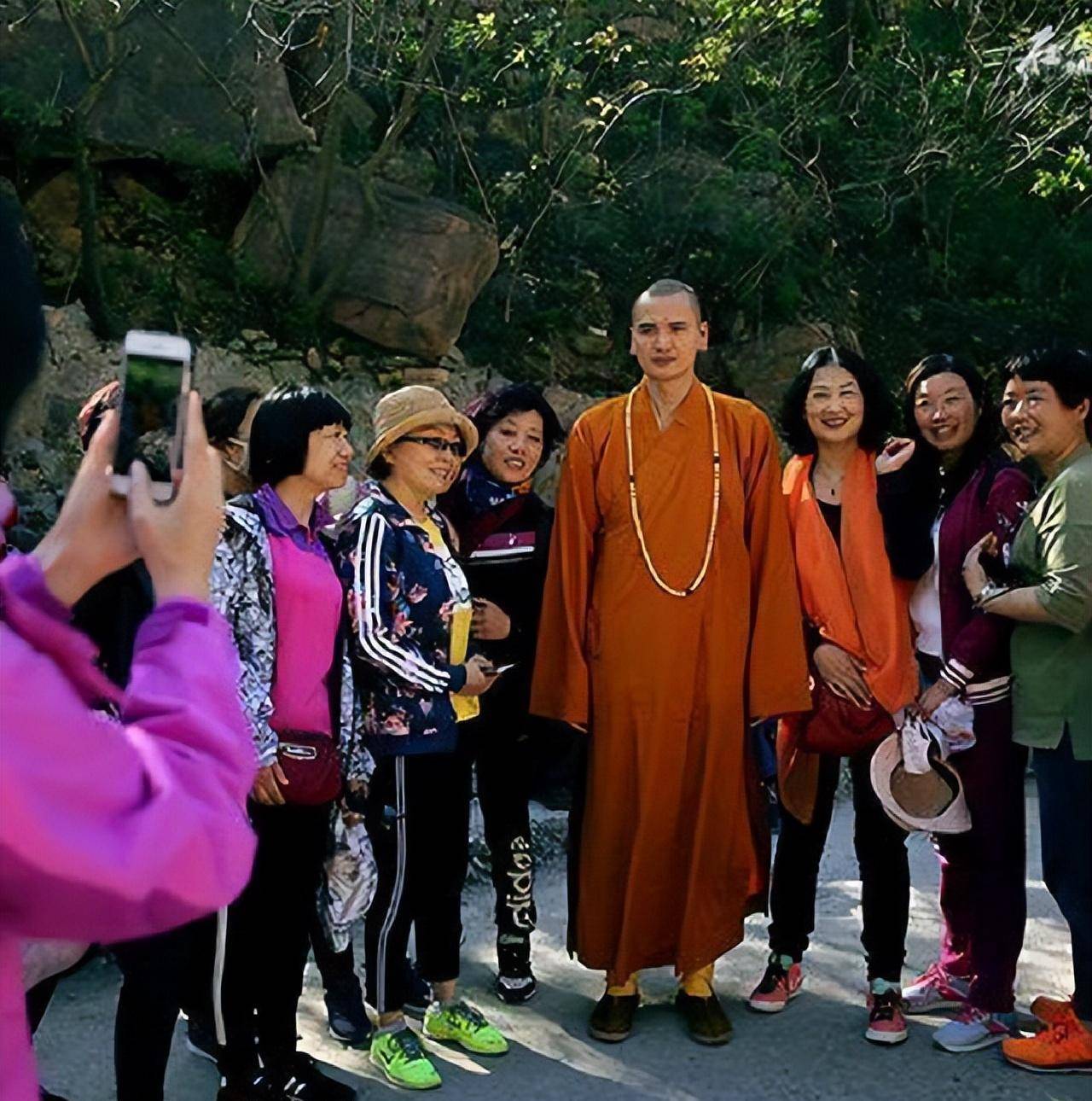 麓山寺和尚图片