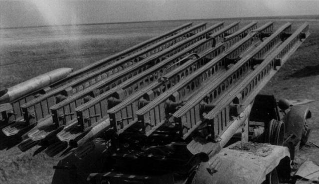 来看看二战战场德军的火箭炮——"管风琴"_苏联_德国_战车