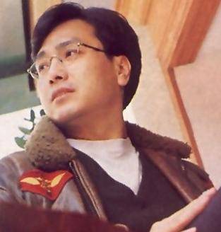 伍卫国英俊潇洒,从小的梦想是当画家,长大后却成了演员