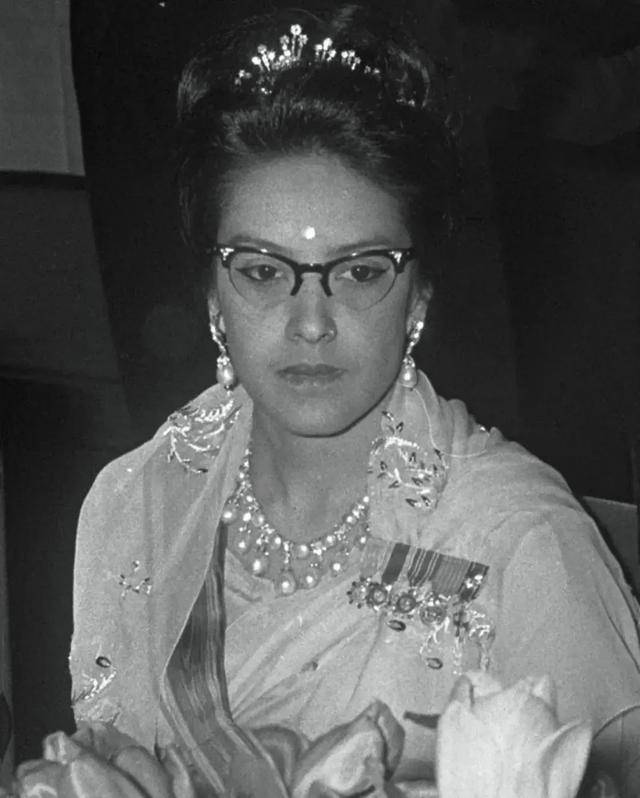 尼泊尔最后一任皇太后,嫁给姐夫,终身未孕,96岁还健在