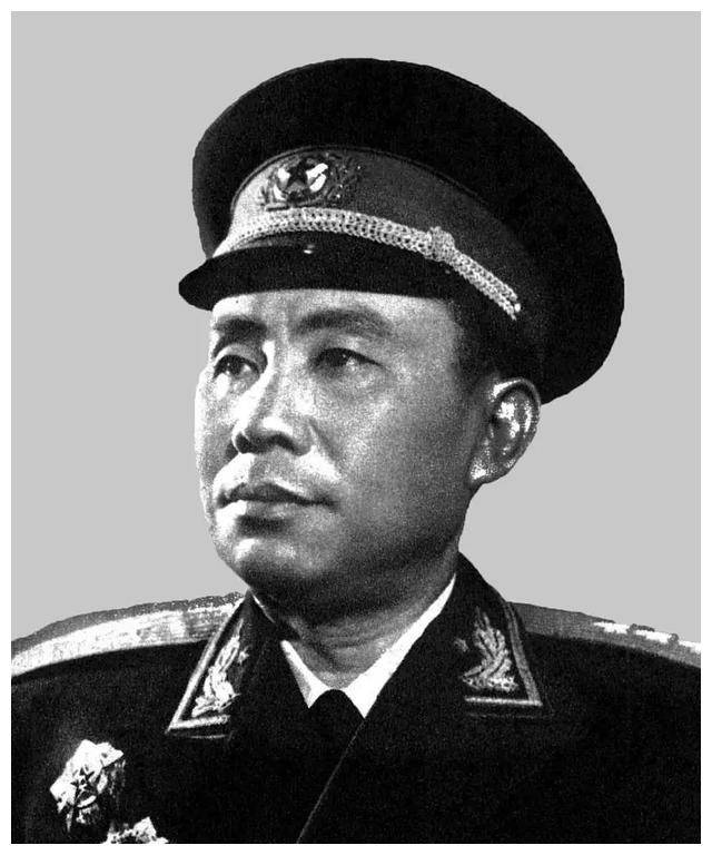 解放战争时期,刘震上将曾任13兵团副司令员兼39军军长.