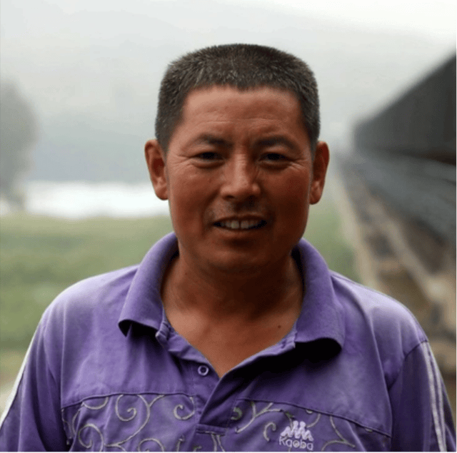 2014年一羊倌舍命叫停油罐列车,损失2年收入,国家奖励30万_卢伟_妻子