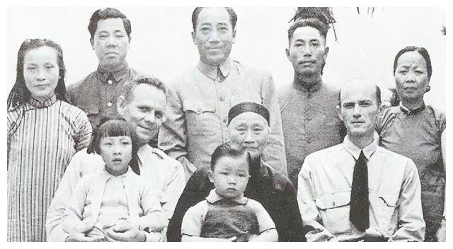 1946年戴笠去世后,蒋介石清算遗产时,得知数目后气得破口大骂