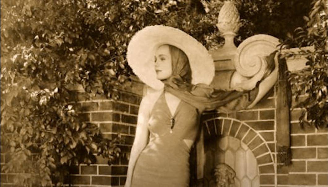 被亲妈送进疯人院,囚禁11年,20美元睡一次_弗朗西斯·法默_母亲_公司