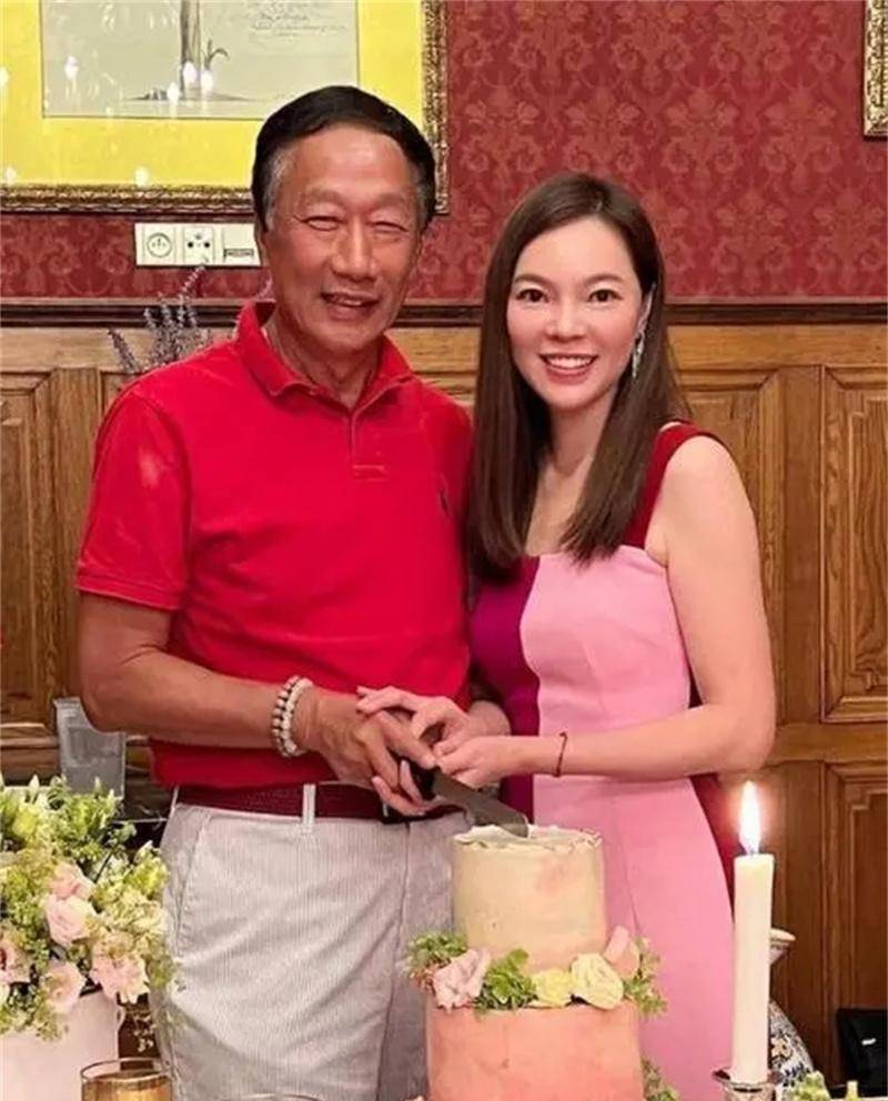 郭台铬筒历小老婆图片