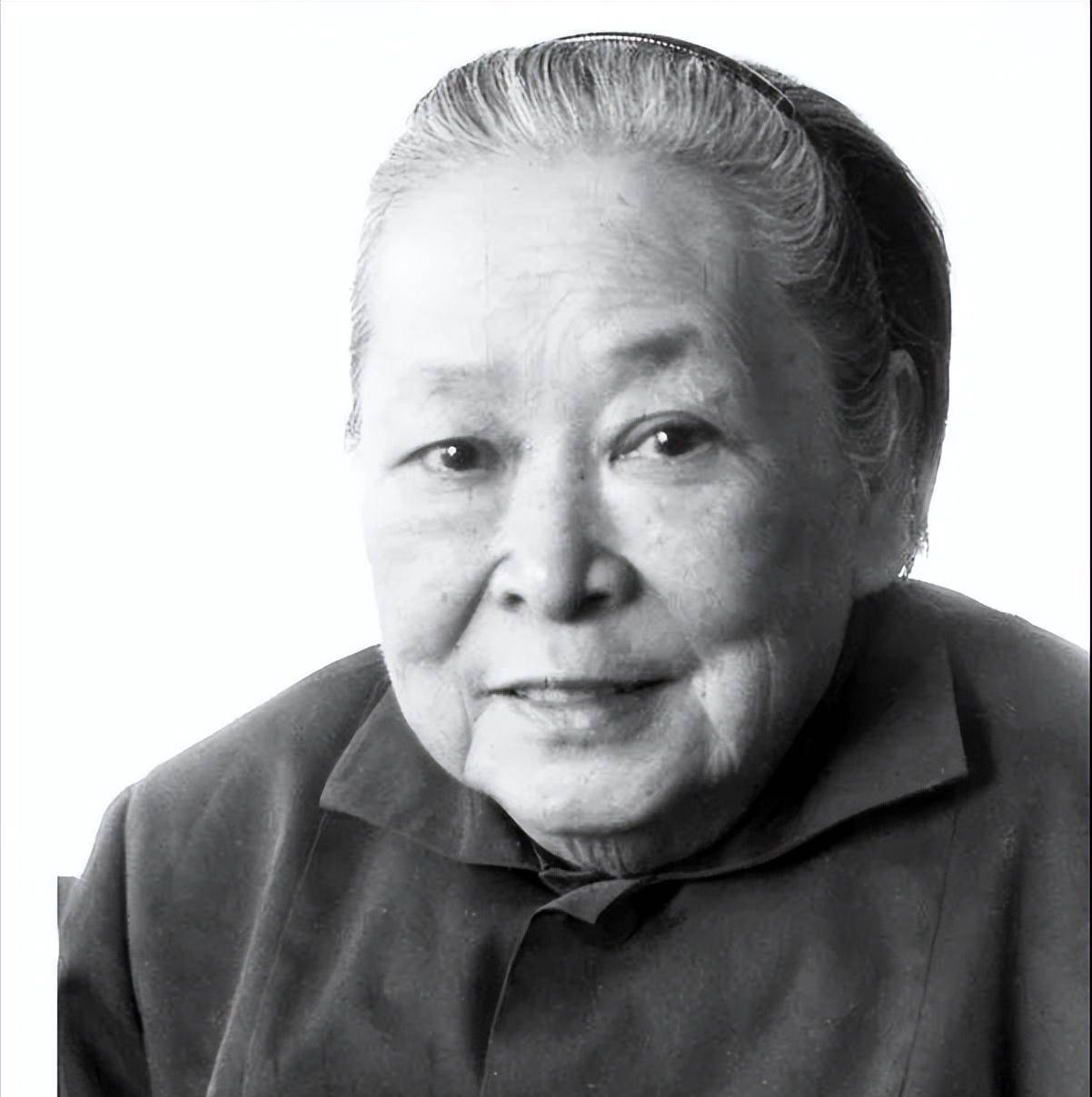 她是延安八大美女之一,17岁嫁给叶帅,31岁时离婚,儿子是个少将