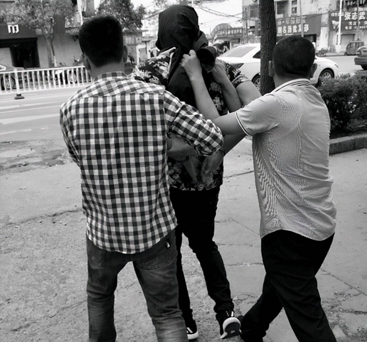 张氏兄弟伏法记:为发财,兄弟团伙作案,抢劫盗窃杀人跨省逃窜